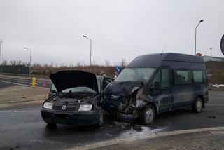 Wypadek na obwodnicy Olecka. Zderzyły się dwa samochody osobowe