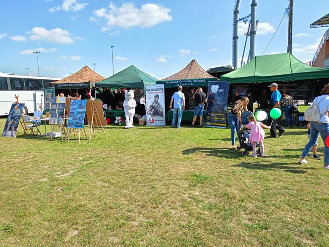 Piknik Wojskowy 18. Dywizji został zorganizowany na terenie zielonym przy aquaparku i stadionie miejskim w Siedlcach