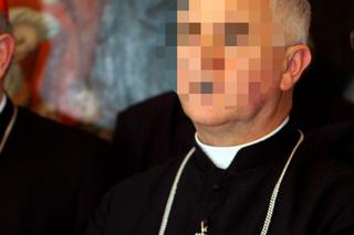 Krakowski biskup MOLESTOWAŁ 15-latkę? Wstrząsające relacje i tłumaczenie
