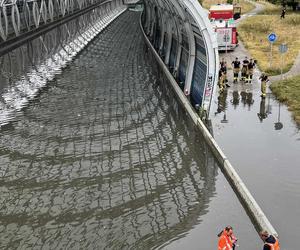 Trasa Armii Krajowej zalana wodą 