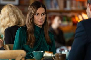 Na dobre i na złe odc. 915. Mundek Bacewicz (Grzegorz Małecki), Sara Berezińska (Agnieszka Kawiorska)