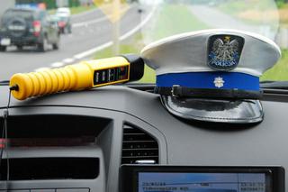 Miał prawie 2 promile. Wyzywał i groził policjantom zza kierownicy