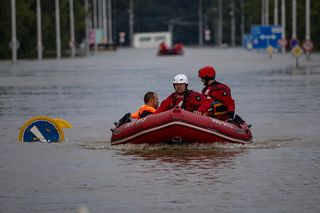 Sąsiedzi Polski też walczą z żywiołem. Miasteczka odcięte od świata