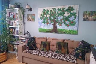 Sztuka we wnętrze. Zapraszamy na wirtualny spacer po mieszkaniu pełnym obrazów