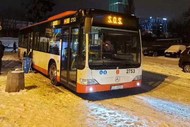 Autobus SOS na gdańskich ulicach. Jeździ i pomaga bezdomnym