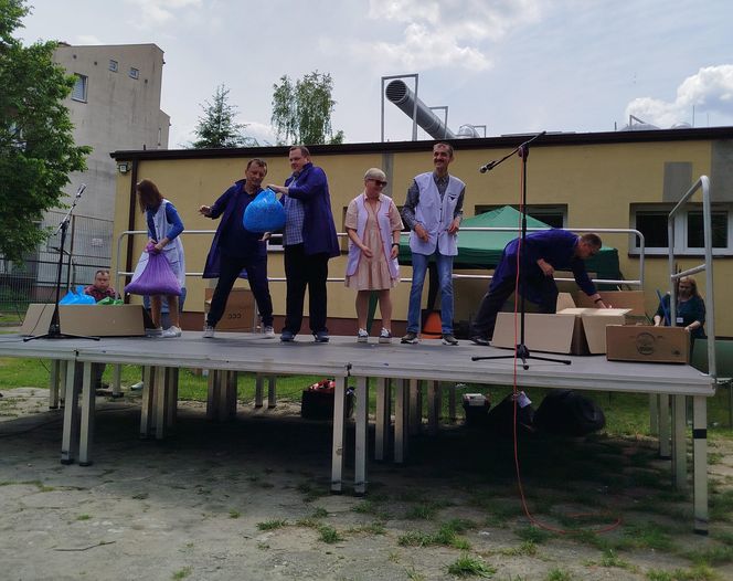 Przez lata ŚDS w Siedlcach działał w dwóch lokalizacjach, teraz już oficjalnie funkcjonuje w jednym miejscu, w budynkach dostosowanych do potrzeb osób z niepełnosprawnościami.
