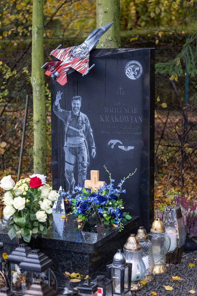 Tak wygląda grób Macieja Krakowiana przez 1 listopada