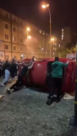 Zdewastowali auto na juwenaliach Politechniki Łódzkiej. Właścicielka szuka świadków