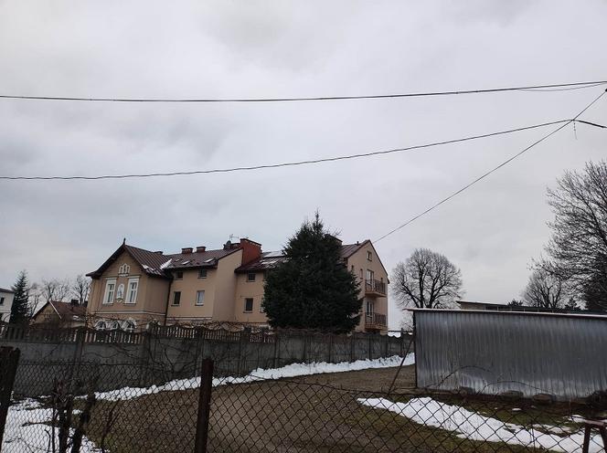 Zwłoki kobiety znalezione przy domu zakonnym. Siostry czuły fetor, szokujące zeznania sąsiadki