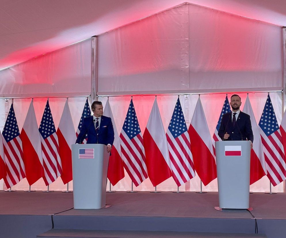 Konferencja Władysława Kosiniaka - Kamysza i sekretarza obrony USA Petea Hegsetah