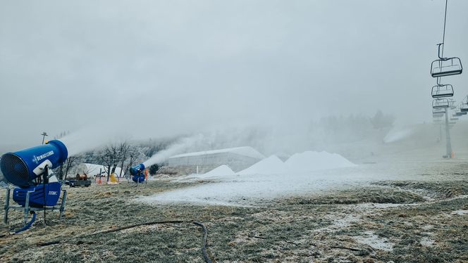 Kiedy rusza sezon narciarski na Dolnym Śląsku? Fabryka śniegu już działa 