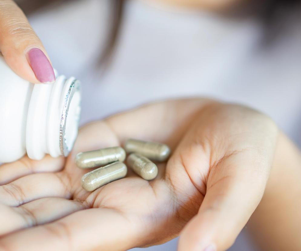 Naturalne nie zawsze znaczy zdrowe. 6 ziołowych suplementów szkodliwych dla wątroby