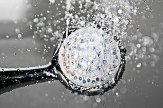 Wybieraj prysznic, zamiast kąpieli