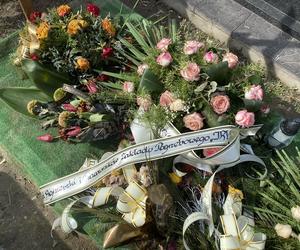 Tragedia w Sosnowcu. Księdza Roberta pochowano po ciuchu. Spoczął obok grobu matki