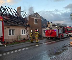 Pożar domu we wsi Winda. Nie żyją dwie osoby