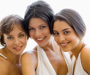 TŁUSTA CERA (łojotokowa) - jak ją pielęgnować? Oczyszczanie tłustej cery