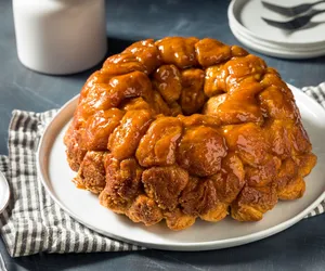 Małpi chlebek. Drożdżowy przysmak o puszystym wnętrzu i chrupiącej skórce