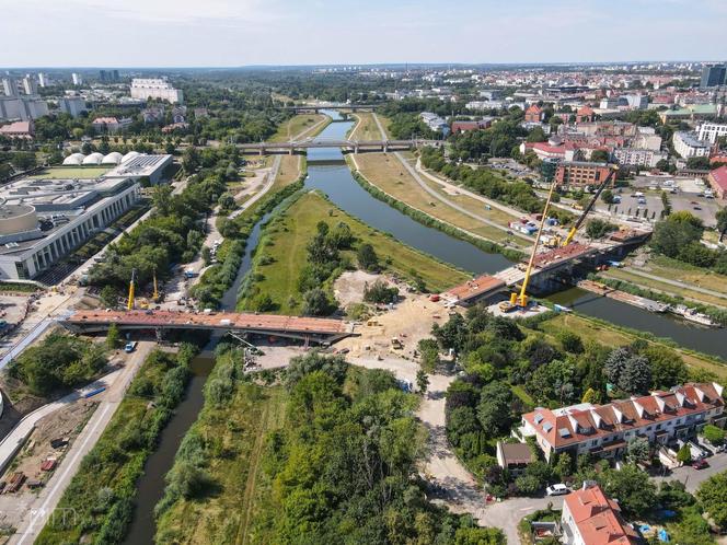 Jak przebiega budowa mostów Berdychowskich w Poznaniu? 