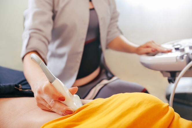 Pełny żołądek zafałszuje obraz narządów wewnętrznych. Te zasady postu przed USG dają gwarancję rzetelnego wyniku