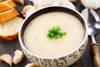 Zupa czosnkowa - jak przyrządzić? 