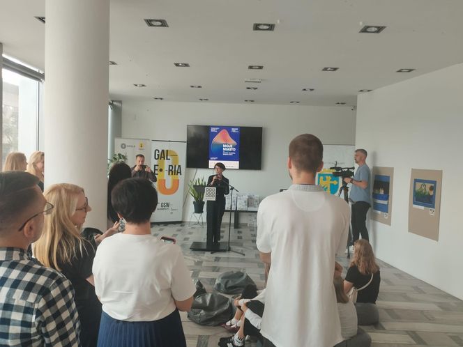 Wystawa "Moje miasto - słucham dźwięków, dotykam faktur"