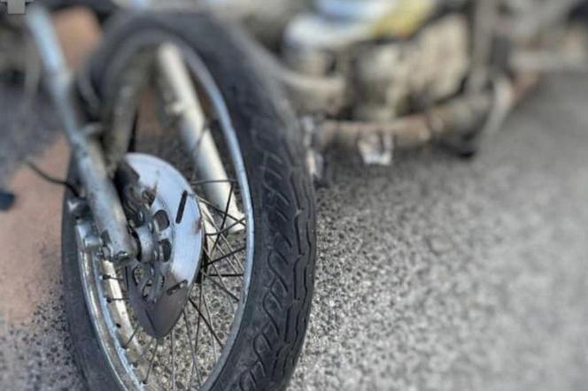 Lgota Mokra. Wypadek motocyklisty z osobówką. 16-letni kierujący motocyklem nie żyje