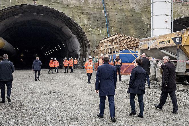 Inauguracja drążenia tunelu pod Luboniem Małym na odcinku S7 w miejscowości Naprawa. 