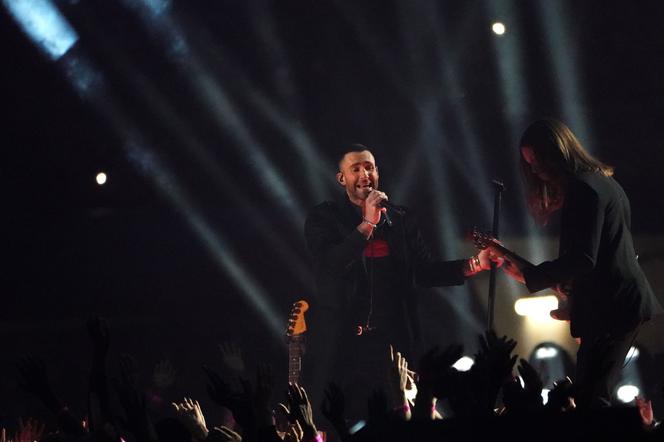 Maroon 5 i Adam Levine podczas Super Bowl 2019