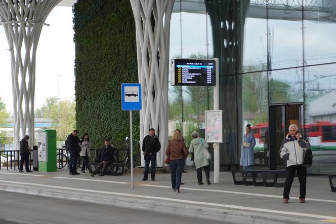 Otwarty jest od kilku miesięcy. Tak wygląda zwyczajny dzień na lubelskim dworcu [GALERIA]