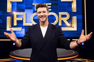 Mikołaj Roznerski w zupełnie nowej roli! The Floor to program na miarę naszych czasów