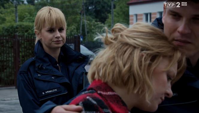 M jak miłośc, odcinek 1457: Sonia (Barbara Wypych), Ula (Iga Kreft), Janek (Tomas Kollarik)