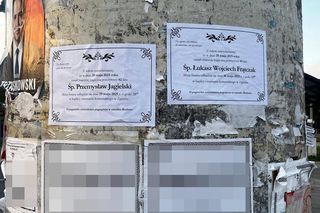 Zgierz. Kilkaset nekrologów dwóch radnych miejskich. To Przemysław Jagielski i Łukasz Frątczak [ZDJĘCIA].