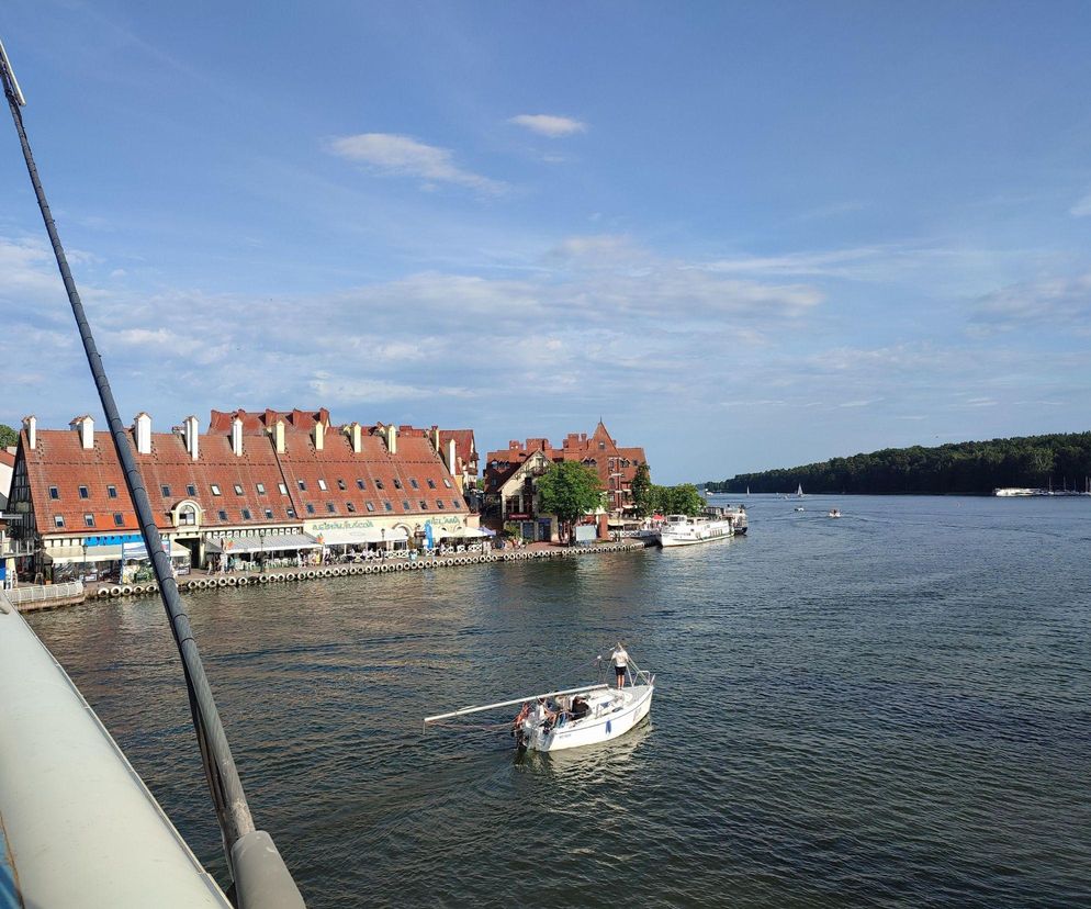 Skąd wzięła się nazwa miasta Mikołajki? 