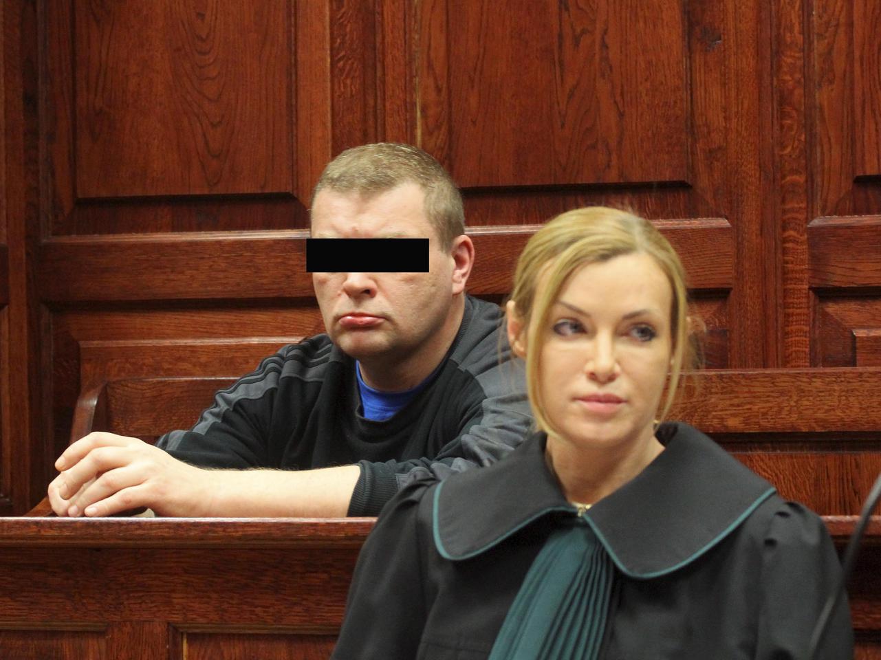 Konwojent złodziej załamał się w więzieniu