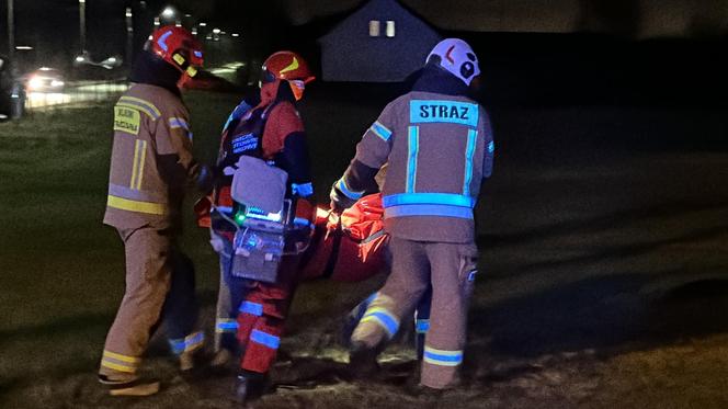 Nastolatek wymusił pierwszeństwo. Z auta wyleciał fotelik dla dziecka. Trzy osoby ranne, w tym 5-letni maluszek