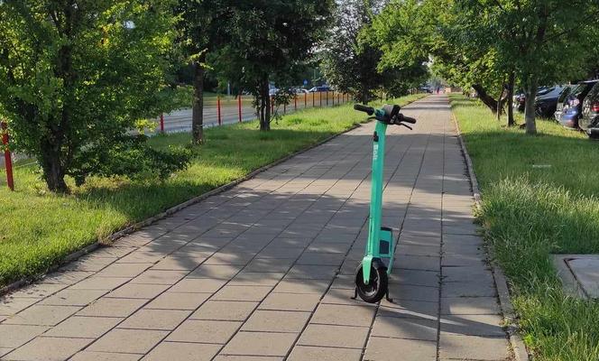 Tak białostoczanie parkują hulajnogi