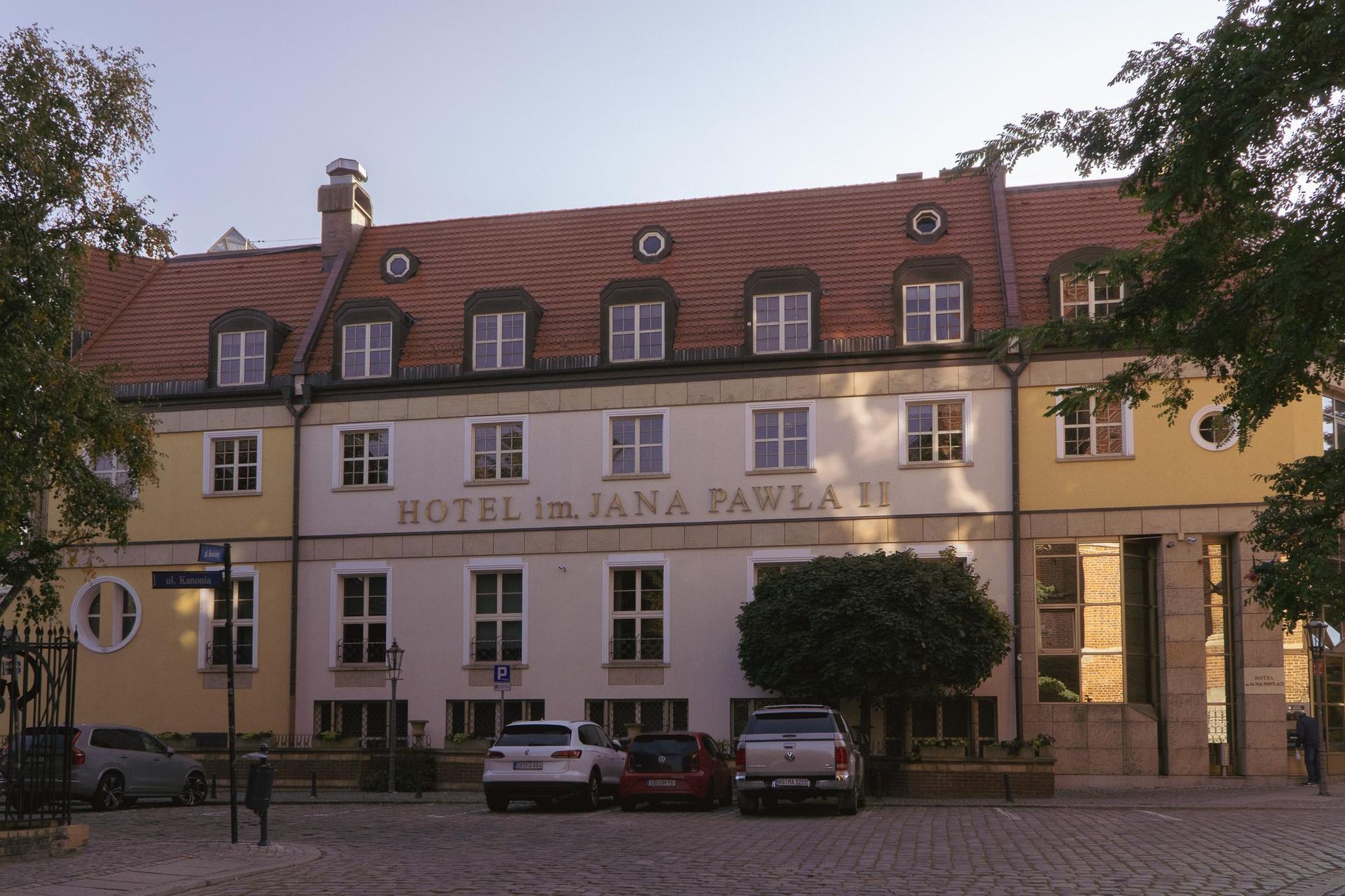 Hotel im. Jana Pawła II we Wrocławiu