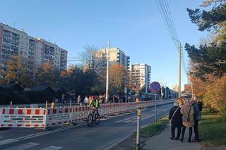 Tłumy na grobach we Wrocławiu. Zobaczcie zdjęcia z cmentarzy [GALERIA]