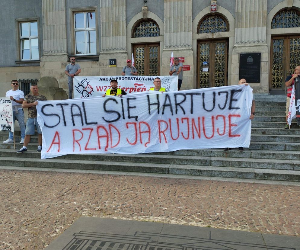 Paraliż drogowy w Katowicach. Górnicy i hutnicy wyszli na ulice