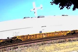 Samolot runął na budynek. Katastrofa! Dwie osoby nie żyją, 18 rannych