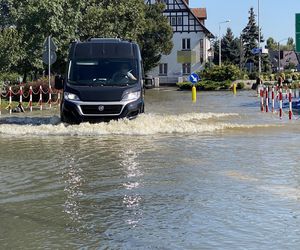 Tak wygląda zalany Lewin Brzeski. Zdjęcia z miasta walczącego z powodzią