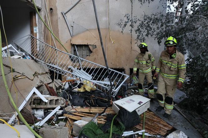 Dramatyczna noc w Izraelu. Irańskie rakiety spadają na miasta, rośnie liczba ofiar
