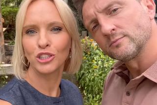 M jak miłość nowy sezon. Dorota (Iwona Rejzner), Bartek (Arkadiusz Smoleński) w siedlisku na planie