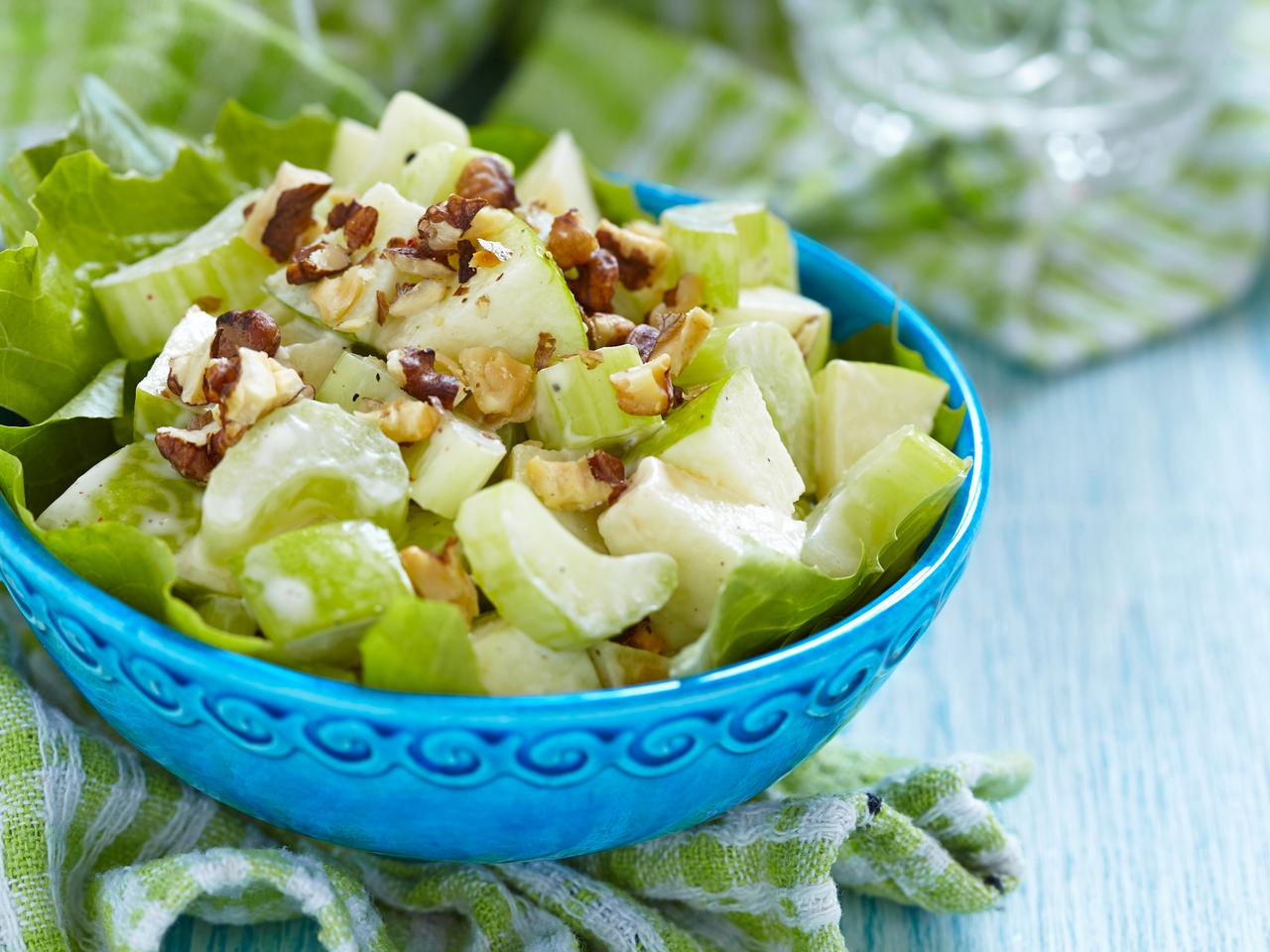 Sałatka zamiast kawy - połącz kilka składników i wyzwól potężną dawkę energii!