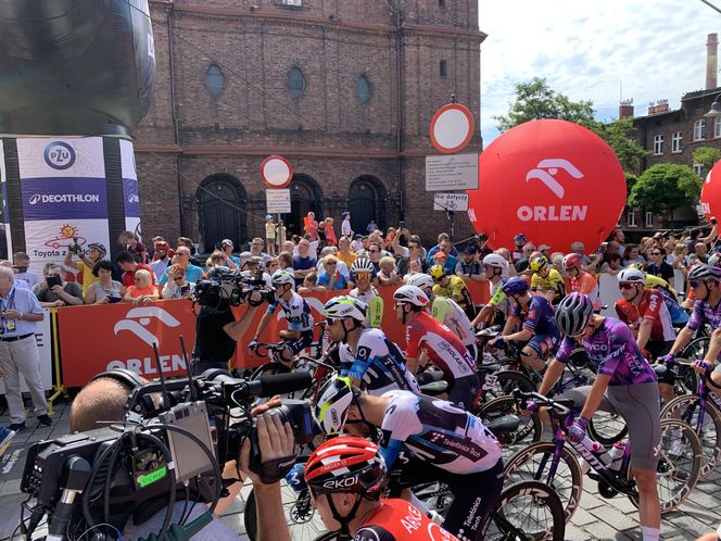 Tour de Pologne 2025. Start w Katowicach Nikiszowcu