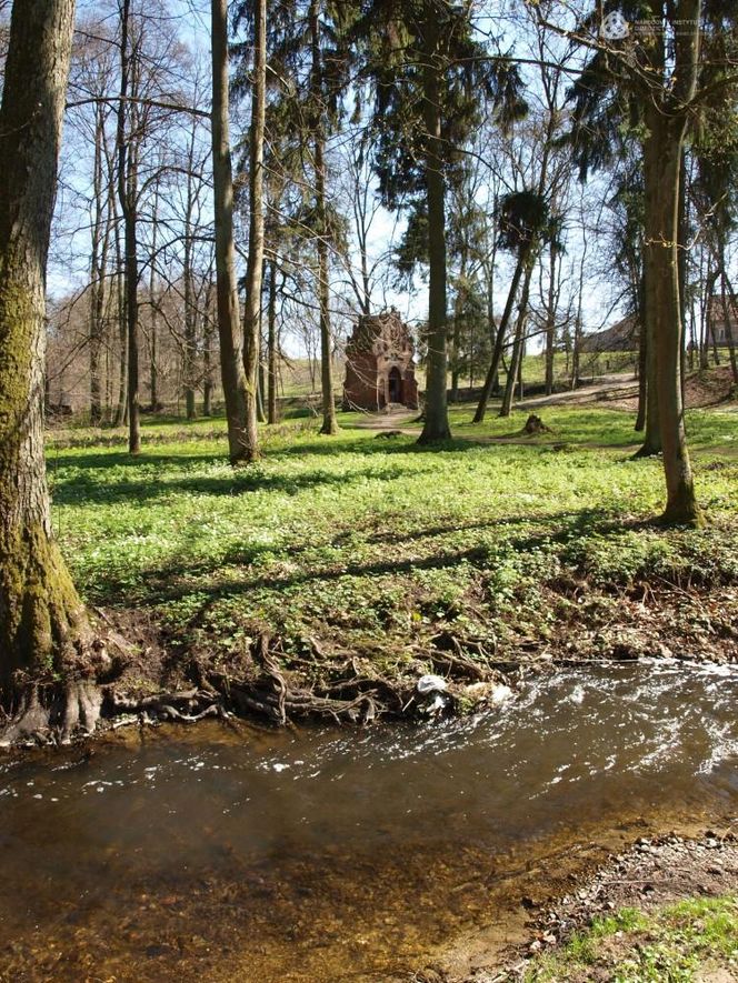 Malutką wieś nazywają "Warmińską Jerozolimą". Przyciąga prawdziwe tłumy