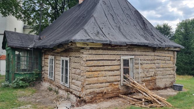 Wikarówka w Sławkowie przechodzi renowację pod Tatrami
