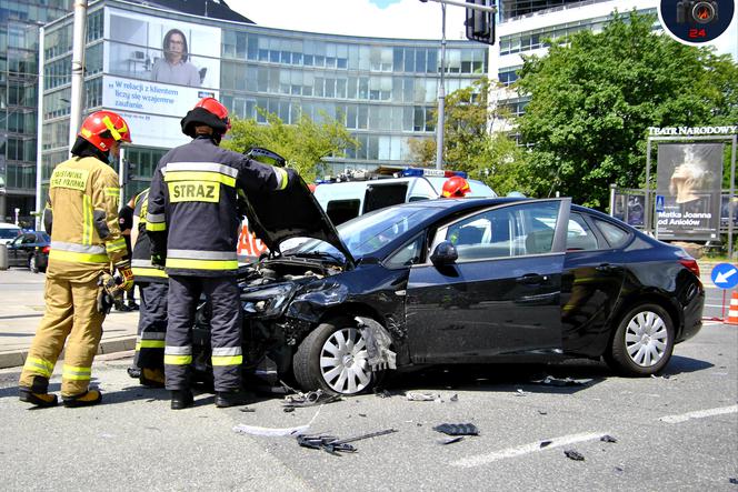 Wypadek na skrzyżowaniu ul. Królewskiej i ul. Marszałkowskiej
