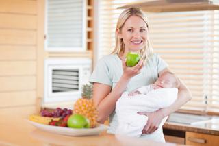 Dieta po porodzie, czyli o zdrowym odżywianiu młodej mamy
