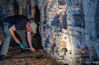 Katakumby w Supraślu. Akcja ratowania podlaskiego zabytku. Pomagają studenci PB i UwB [ZDJĘCIA]